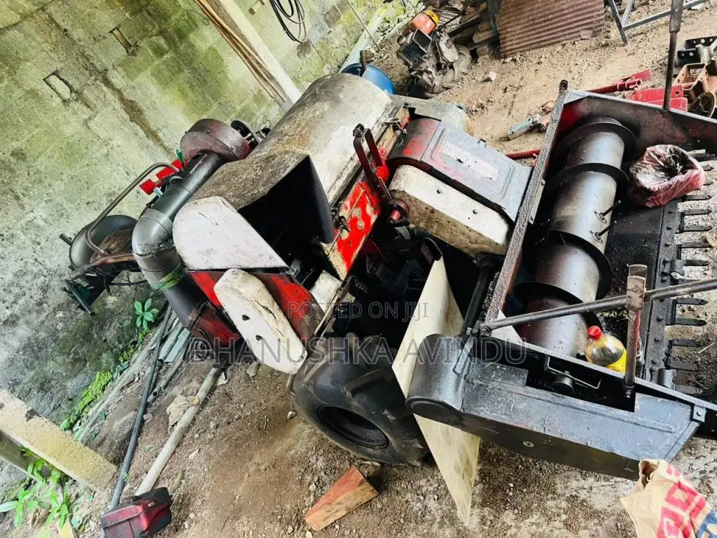 Kubota Hawester 2010 Tractor (Used)