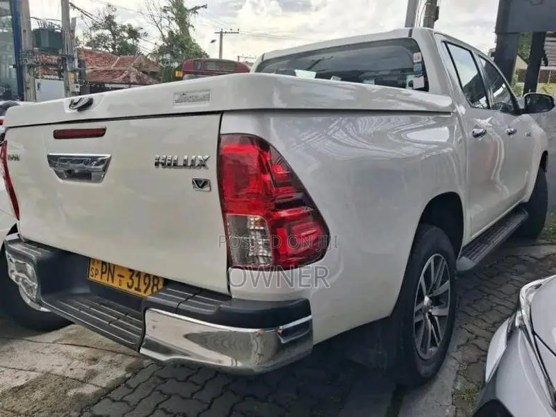 Toyota Hilux 2020 Pickup (Used)