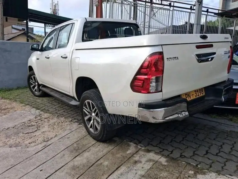 Toyota Hilux 2020 Pickup (Used)