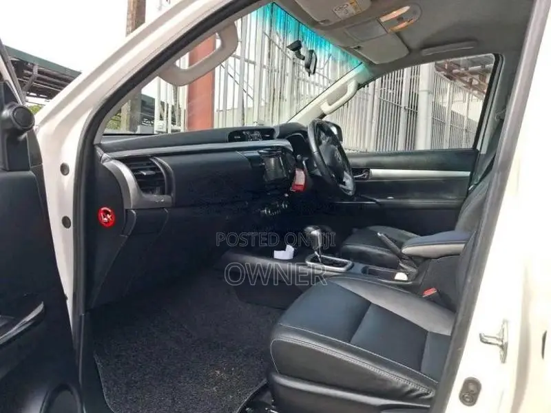 Toyota Hilux 2020 Pickup (Used)