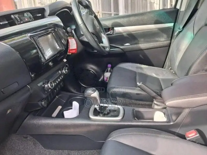 Toyota Hilux 2020 Pickup (Used)
