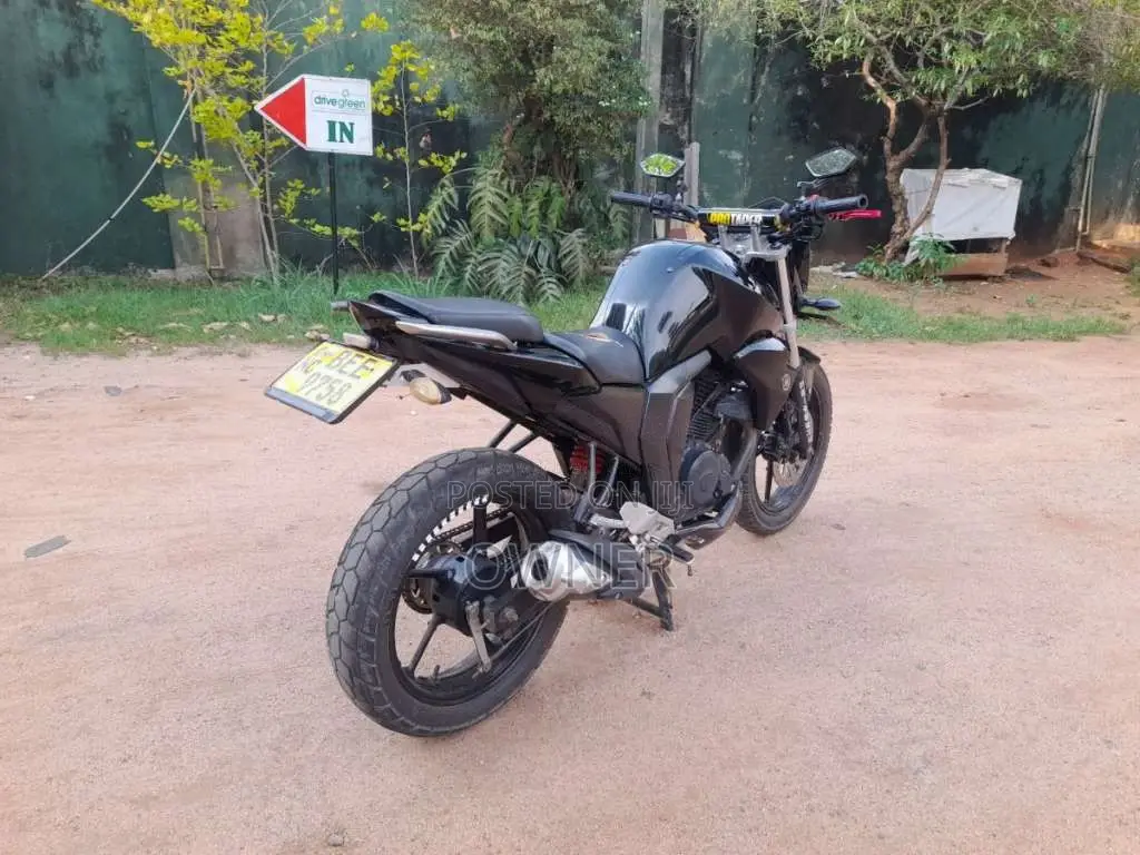 Yamaha FZ Version 2 2016 Motorbike (Used)