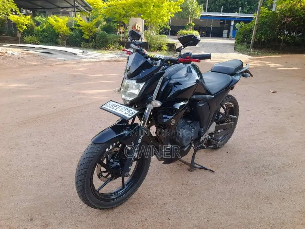 Yamaha FZ Version 2 2016 Motorbike (Used)