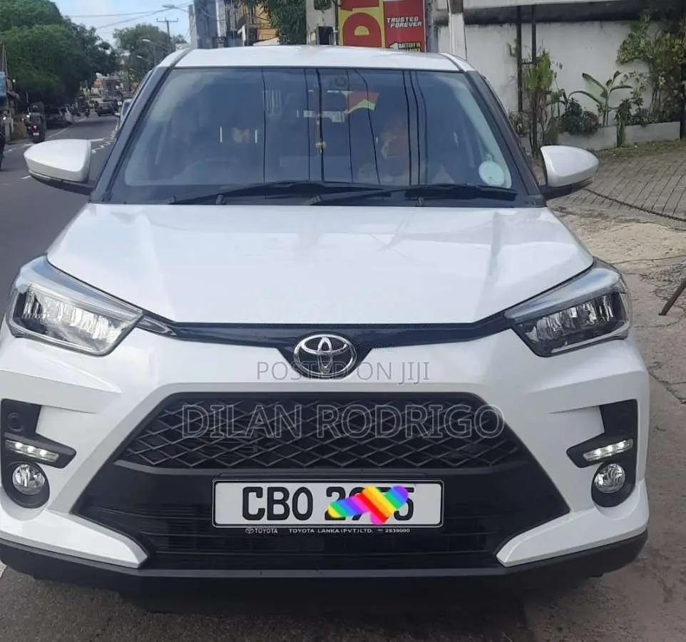 Toyota Raize 2025 SUV (Used)