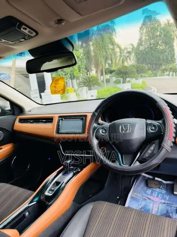 Honda Vezel 2014 SUV (Used)