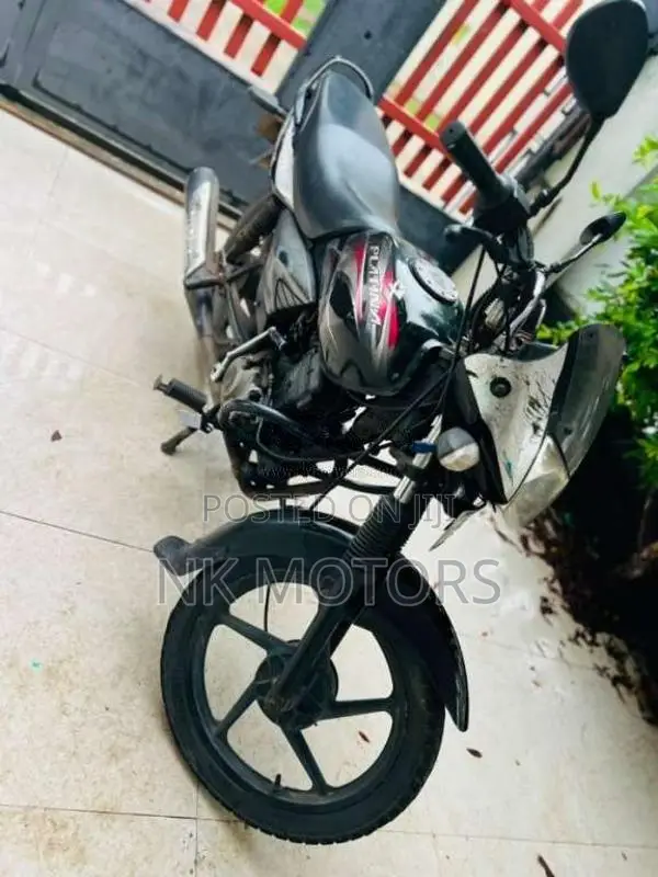 Bajaj Platina 2004 Motorbike (Used)