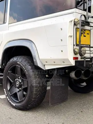 Land-Rover Defender 110 2013 SUV (Used)