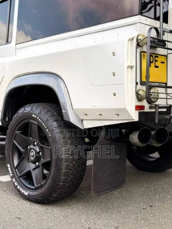 Land-Rover Defender 110 2013 SUV (Used)