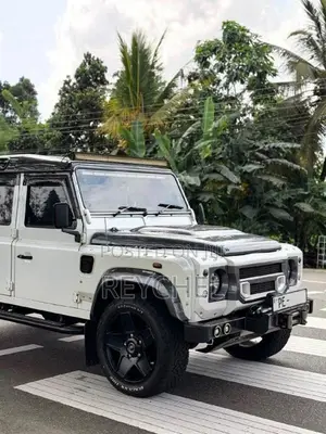 Land-Rover Defender 110 2013 SUV (Used)