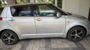 Suzuki Swift 2009 Car (Used)