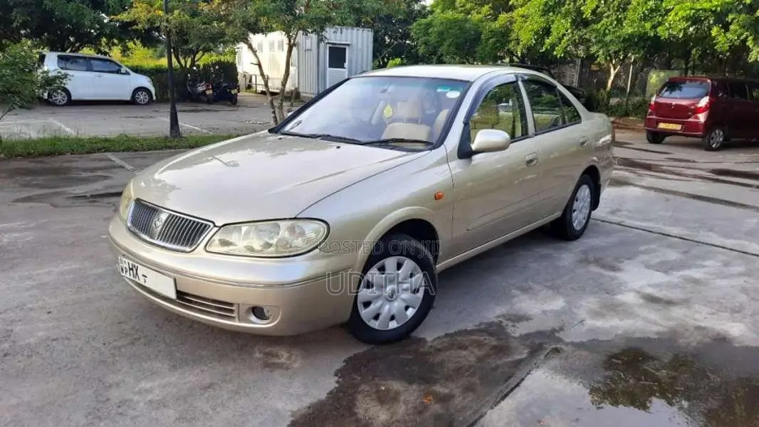 Nissan N17 2004 Car (Used)