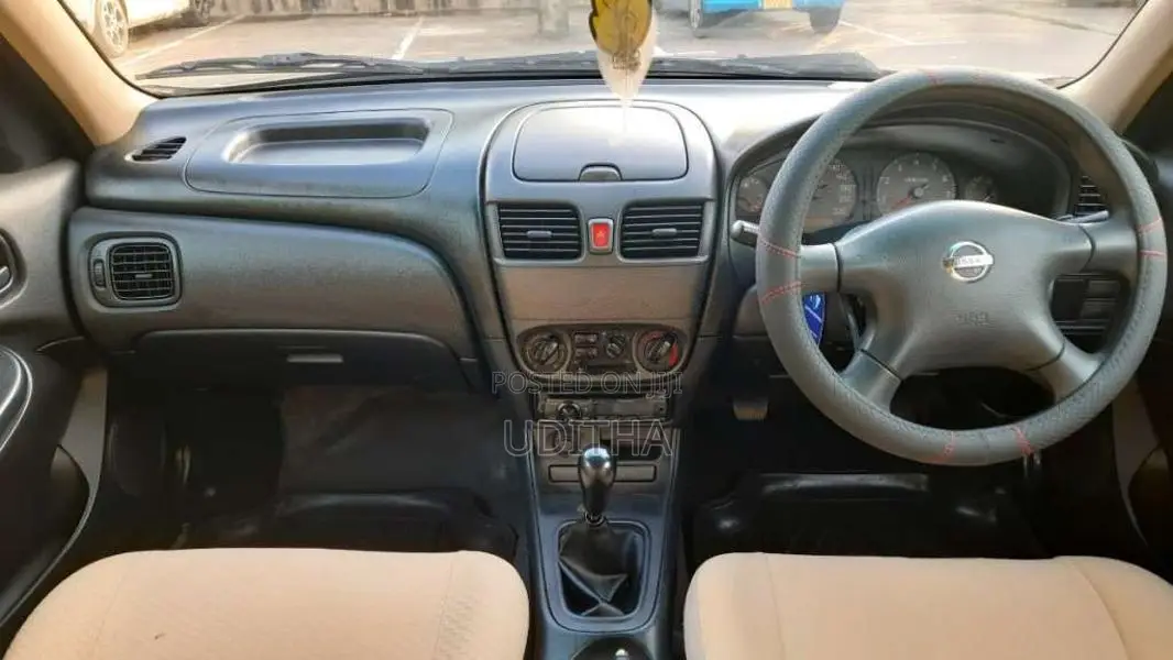 Nissan N17 2004 Car (Used)