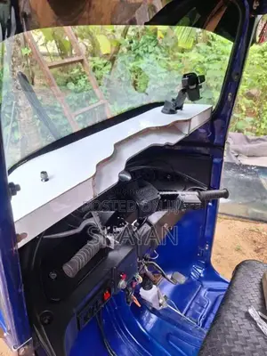 Bajaj 4 Stroke 2013 Three Wheel (Used)