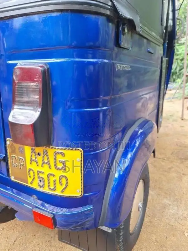 Bajaj 4 Stroke 2013 Three Wheel (Used)