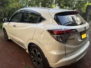 Honda Vezel 2014 SUV (Used)