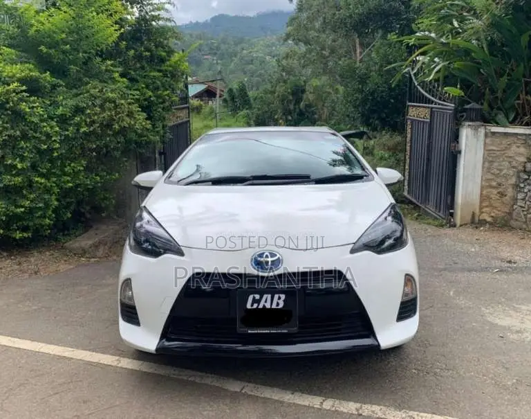 Toyota Aqua S Grade 2014 Car (Used)