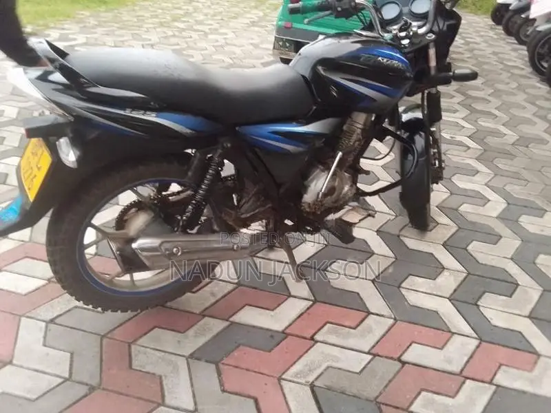 Bajaj Platina 100 ES 2016