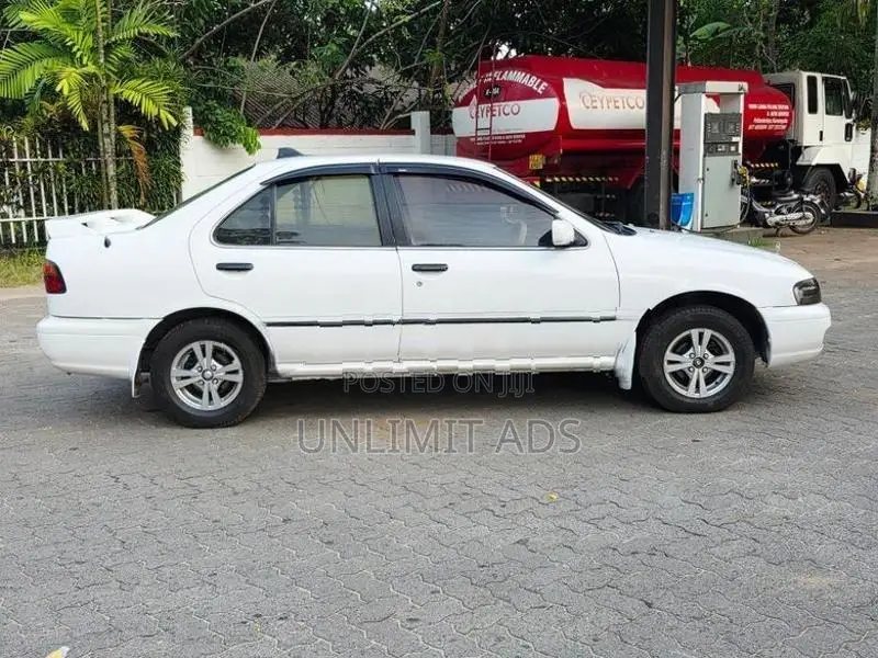 Nissan Sunny FB14 SUPER SALOON 1997