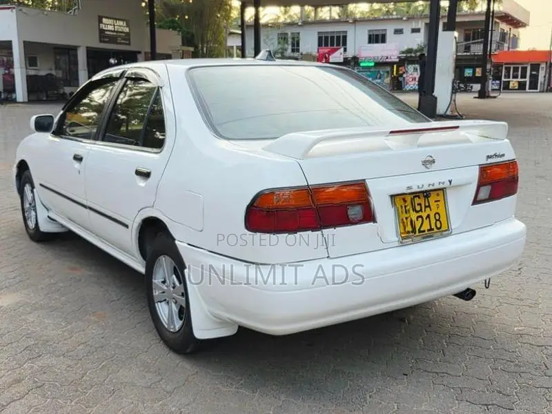 Nissan Sunny FB14 SUPER SALOON 1997