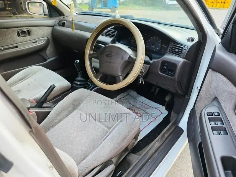 Nissan Sunny FB14 SUPER SALOON 1997