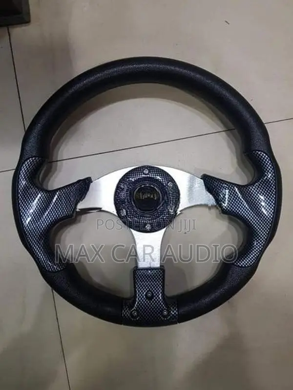 MOMO Style Steering Wheel