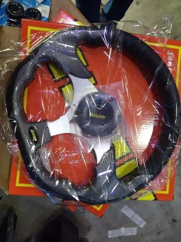 MOMO Style Steering Wheel