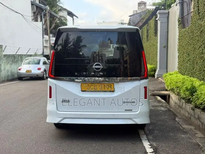Nissan Serena Highway Star V 2025
