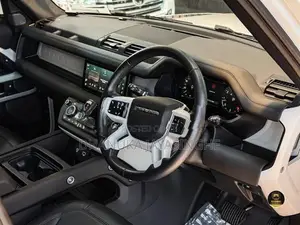 Land Rover Defender 110 SE 7Seater 2024