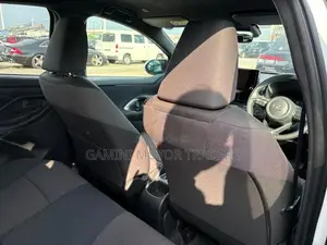 Toyota Yaris G Headrest LED 2024