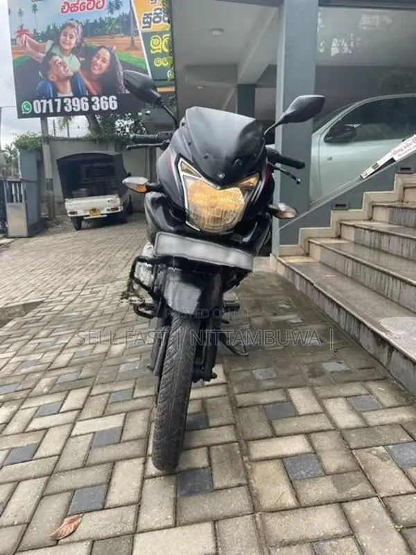 Bajaj Discover 150F 2015
