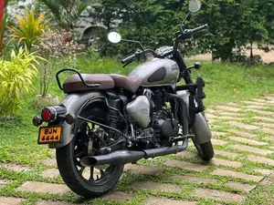 Royal Enfield Classic 350 2024