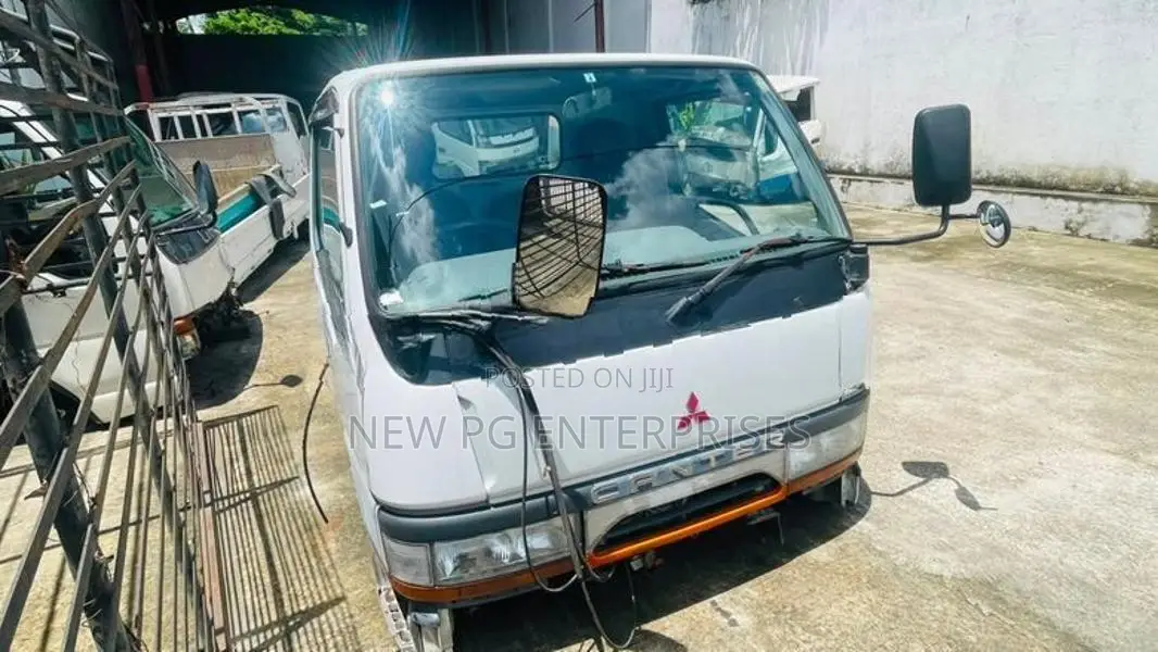 Mitsubishi Canter Lorry Cabin 24v
