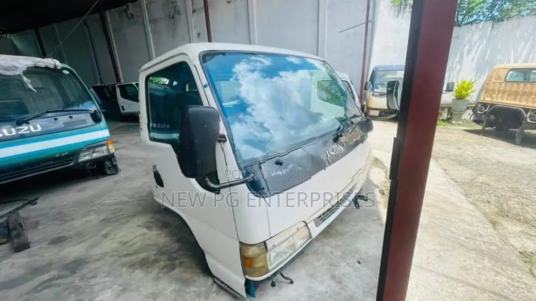 Isuzu Lorry Cabin Wide 24v