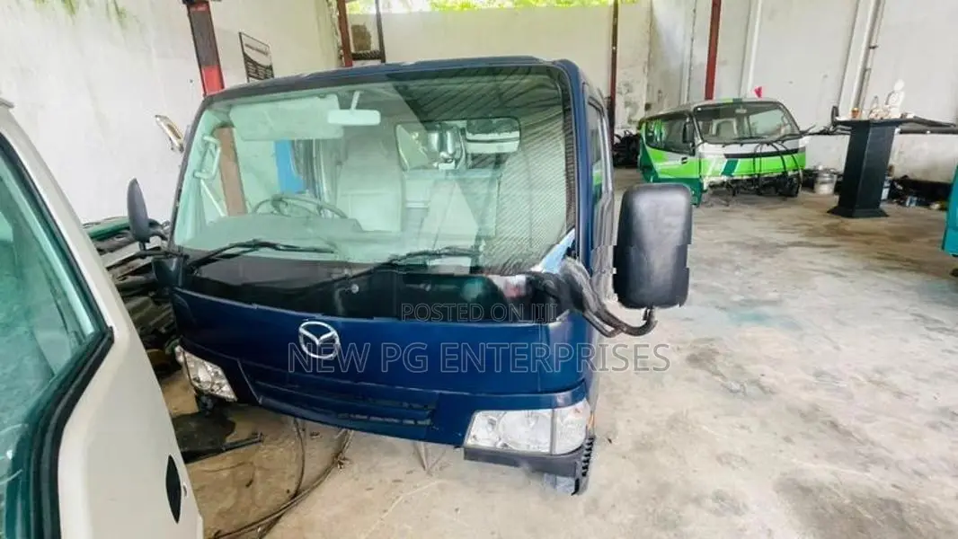Mazda Titan Lorry Cabin Wide 24v