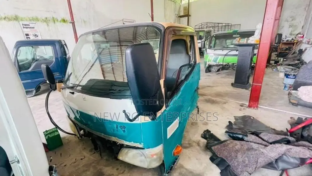 Toyota Dyna Dutro Lorry Cabin 24v