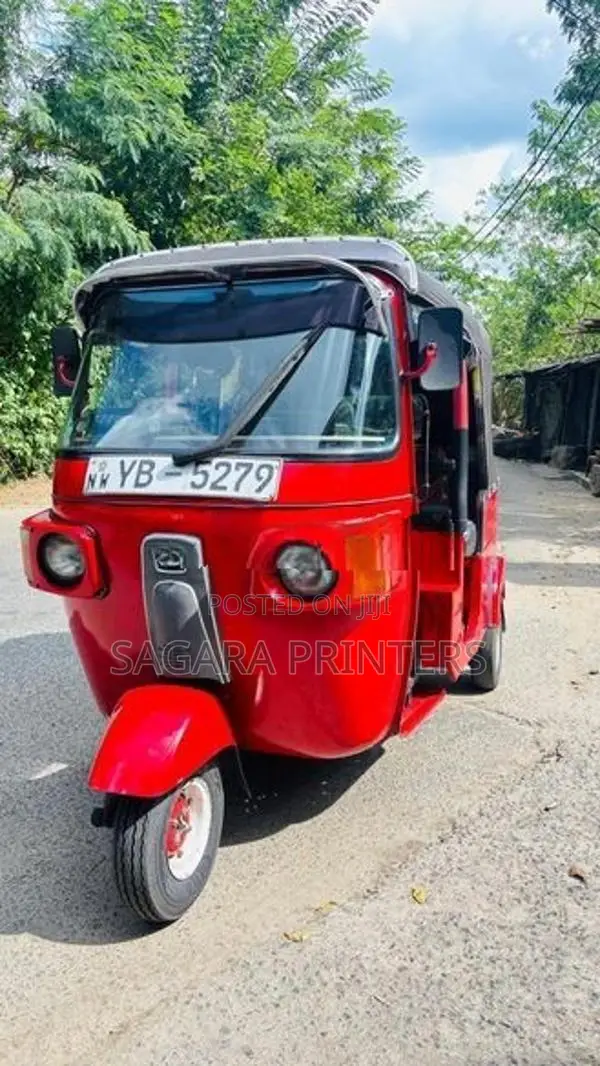 Bajaj RE 2010