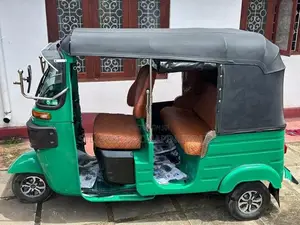 Bajaj RE 2017