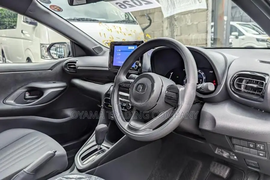Toyota Yaris G LED BSM 4Way 2026