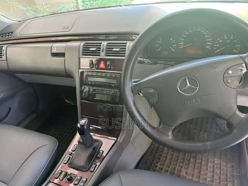 Mercedes Benz E200 Facelift 2000