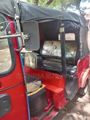 Bajaj RE 2011