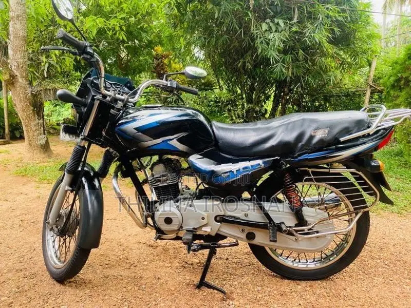 Bajaj CT100 2015