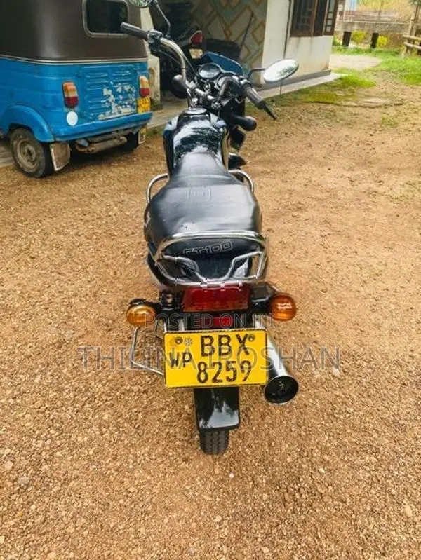 Bajaj CT100 2015