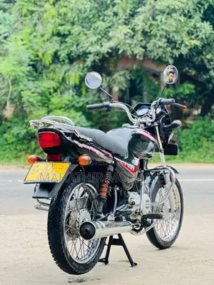 Bajaj CT100 2012