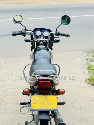 Bajaj CT100 2012