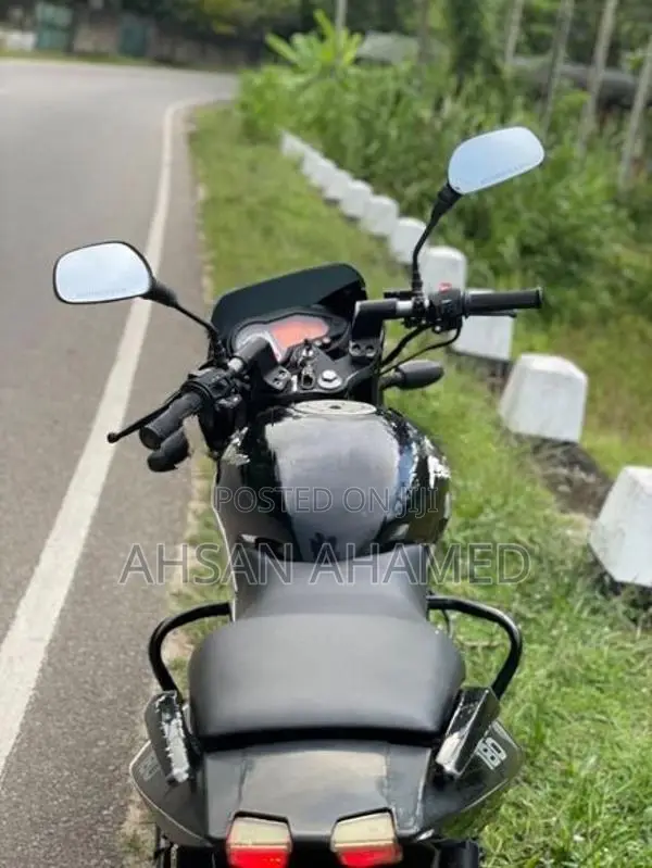 Bajaj Pulsar 180 2013