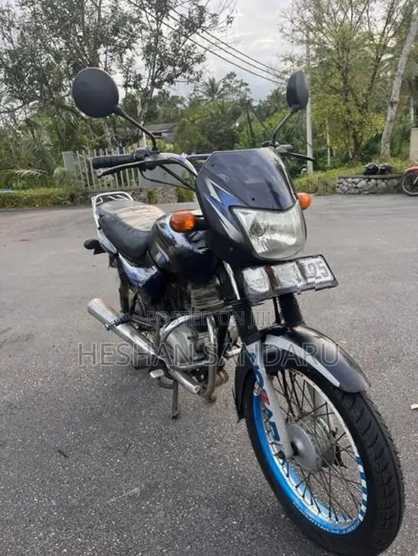 Bajaj CT100 2011