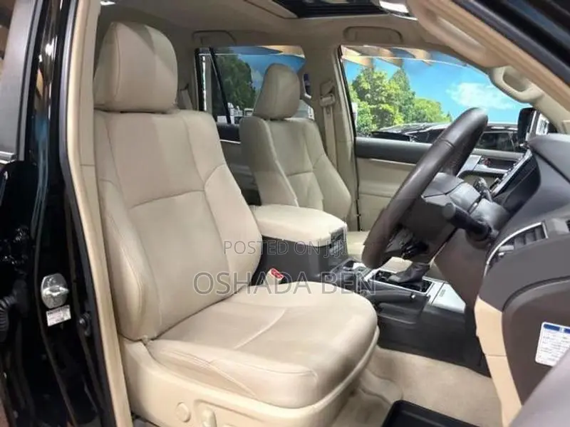 Toyota Land Cruiser Prado TX 150 2023