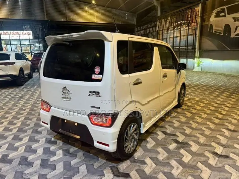 Suzuki Wagon R Custom Z 2025