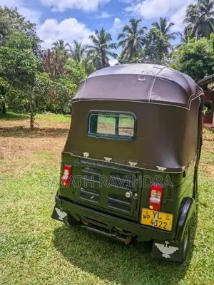 Bajaj RE 2011