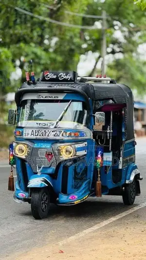 Bajaj RE 2019